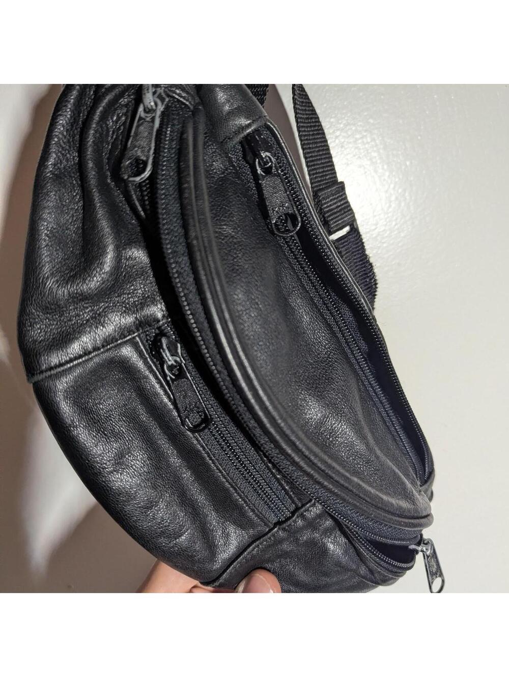 Vintage 90s Black Multi-Pocket Fanny Pack